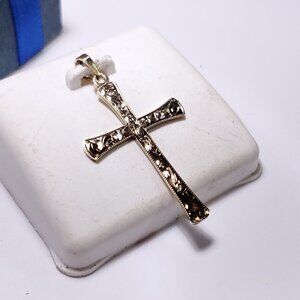 Estate Ornate Paisly patterned 1 1/8" X 3/4" Cross 10Kt Yellow Gold Pendant20969